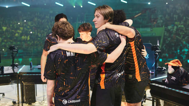 SAO PAULO, BRAZIL - MARCH 4: Fnatic huddles onstage before competing at the VALORANT Champions Tour 2023: LOCK//IN Finals on March 4, 2023 in Sao Paulo, Brazil. (Photo by Lance Skundrich/Riot Games)